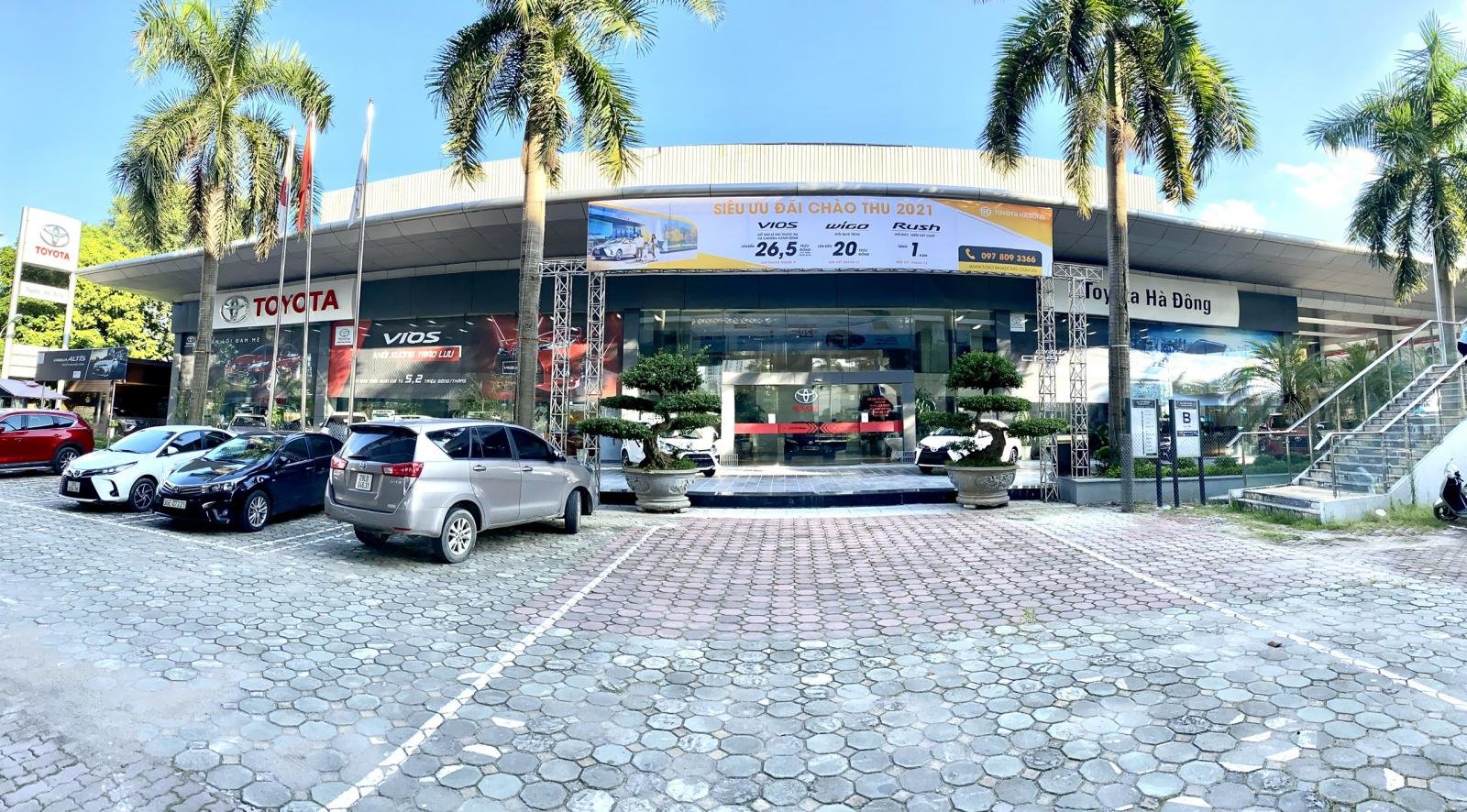 Hà Nội : Đại lí Toyota Hà Đông